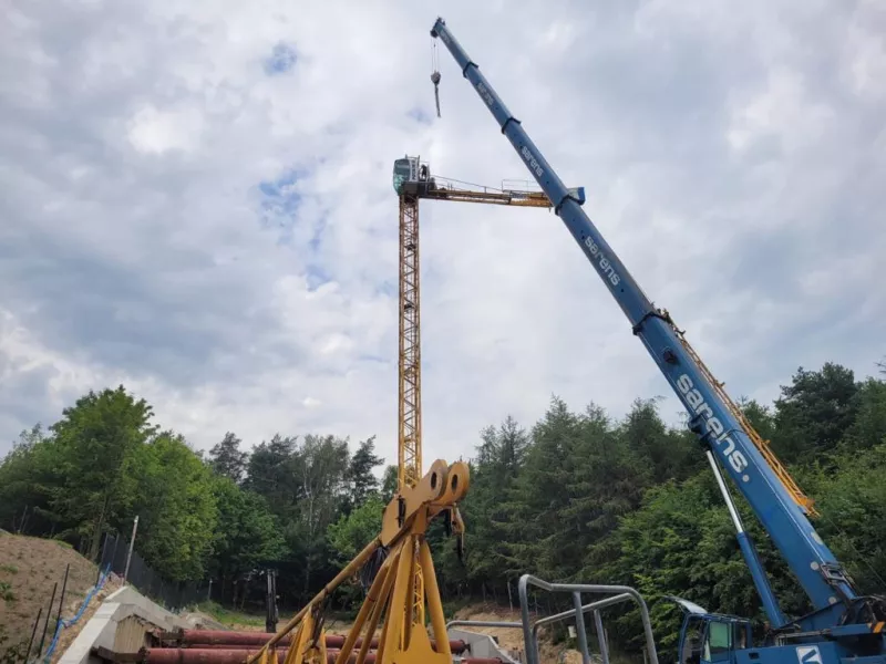 Montaż żurawia wieżowego ul. Jaśkowa Dolina dla Budros Sp. z o.o.