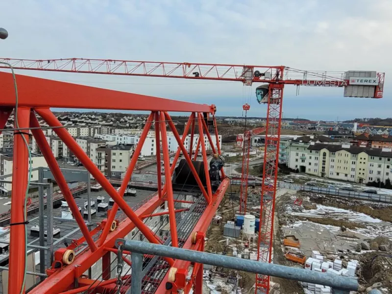 Montaż żurawia Terex CTT 132 ul. Guderskiego dla DOMESTA Sp. z o.o.